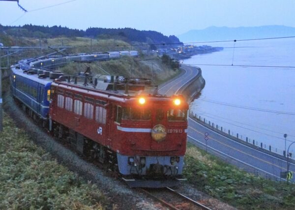 夜行急行「はまなす」