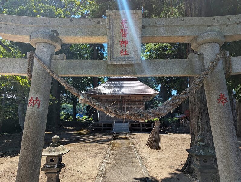 La puerta torii del santuario de Arahagi ③