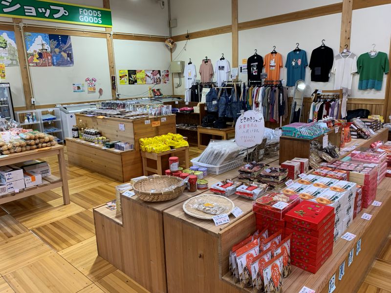 道の駅 津山 もくもくランド　産直コーナーとお土産品売り場の「ときめきショップ」