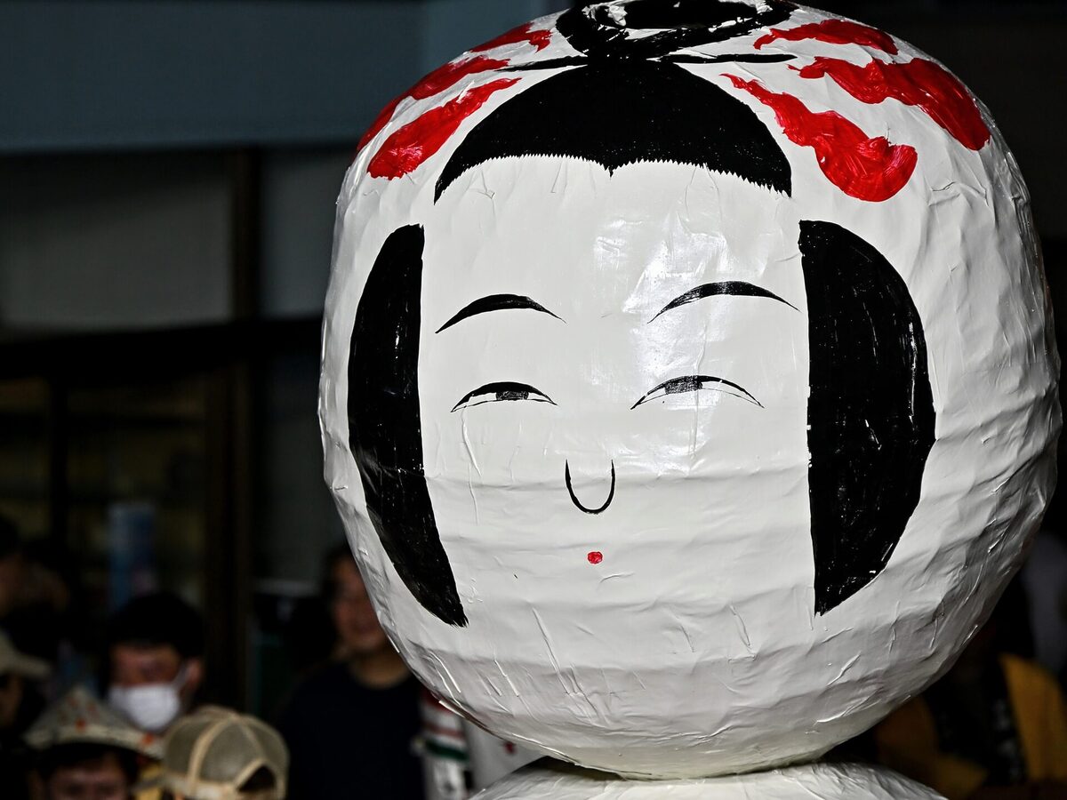 張りぼてこけし