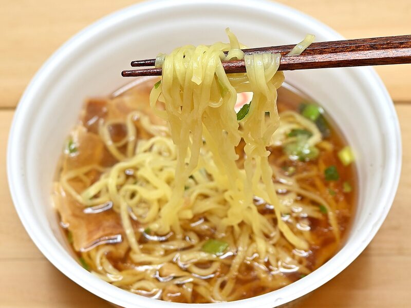 굉장한 | 키타카타 라면 (면 리프트)